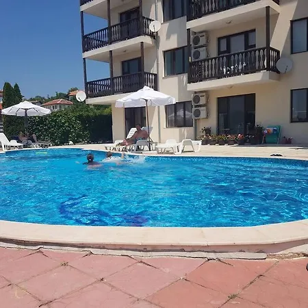 Byala Ala-bala With A Pool Апартамент