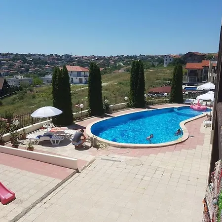 Byala Ala-bala With A Pool Апартамент